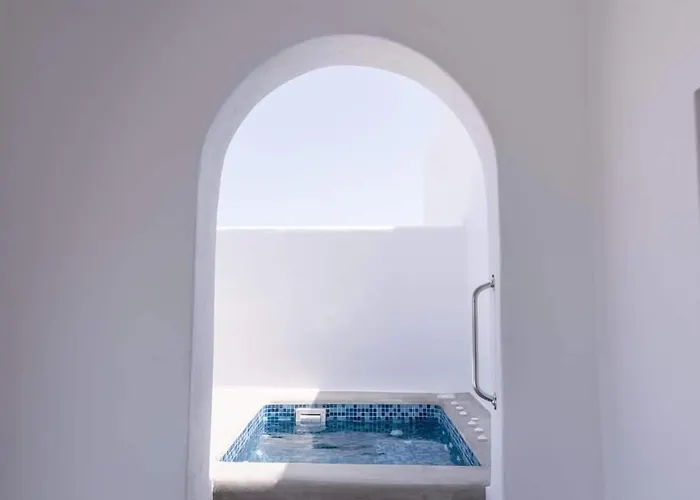 Pancratium & 4* Akrotiri (Santorini)