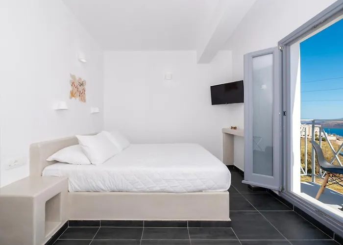 Pancratium & 4* Akrotiri (Santorini)