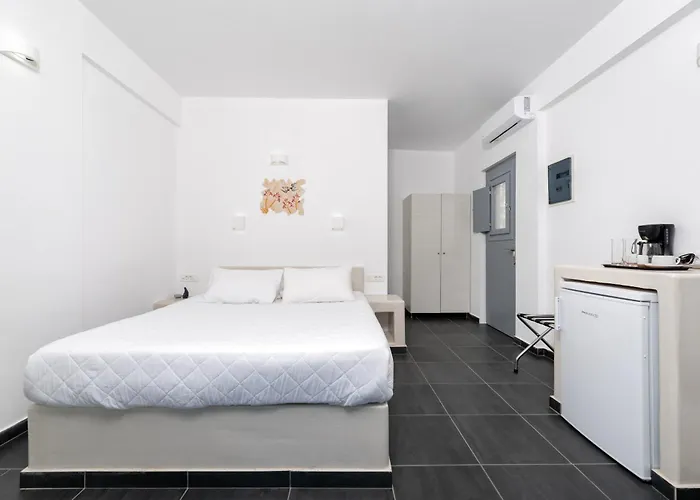 Pancratium & Akrotiri (Santorini)