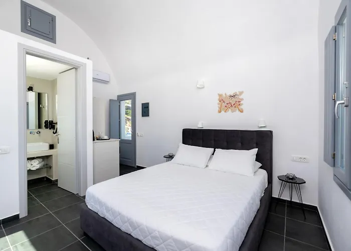 Pancratium & 4* Akrotiri (Santorini)