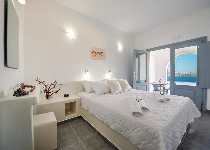 Pancratium & Akrotiri (Santorini)